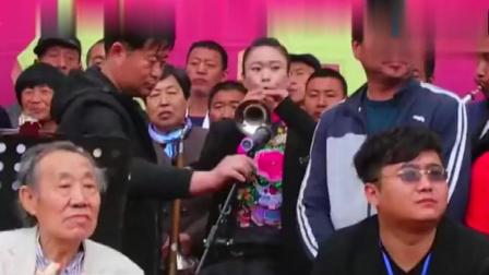 李彩凤最新唢呐与自然美景的旅行对话赏析